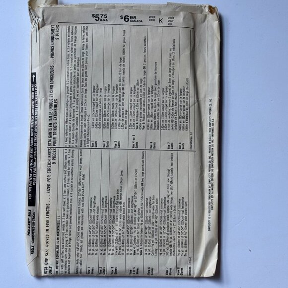 Simplicity Pattern 8774 one size glove in 5 lengths - Picture 2 of 2